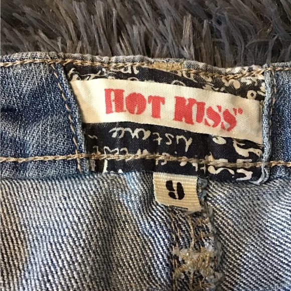 Hot Kiss Ladies Jean Shorts Lace Detail Sz 9 NWT - Picture 3 of 6